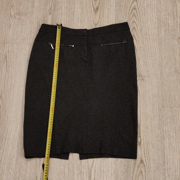 Seventy  (Italy) Woolen Warm Gray Skirt - Picture 3 of 7